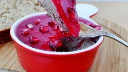 Пате из куриной печени с гранатовым желе