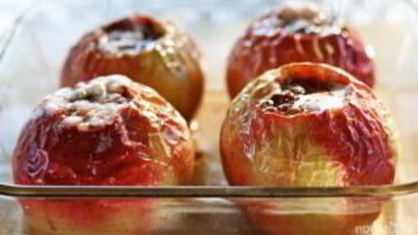 печеные яблоки в духовке