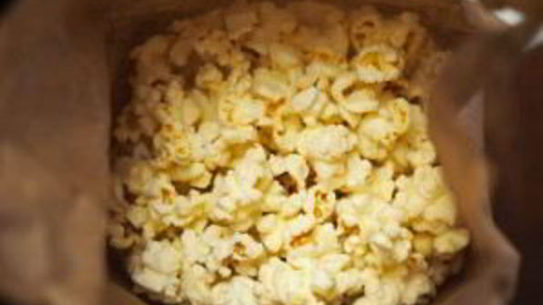 попкорн в микроволновке с солью и маслом