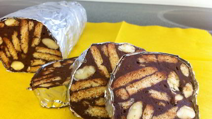 Шоколадные колбаски из печенья