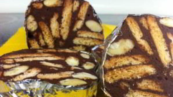 шоколадные колбаски из печенья