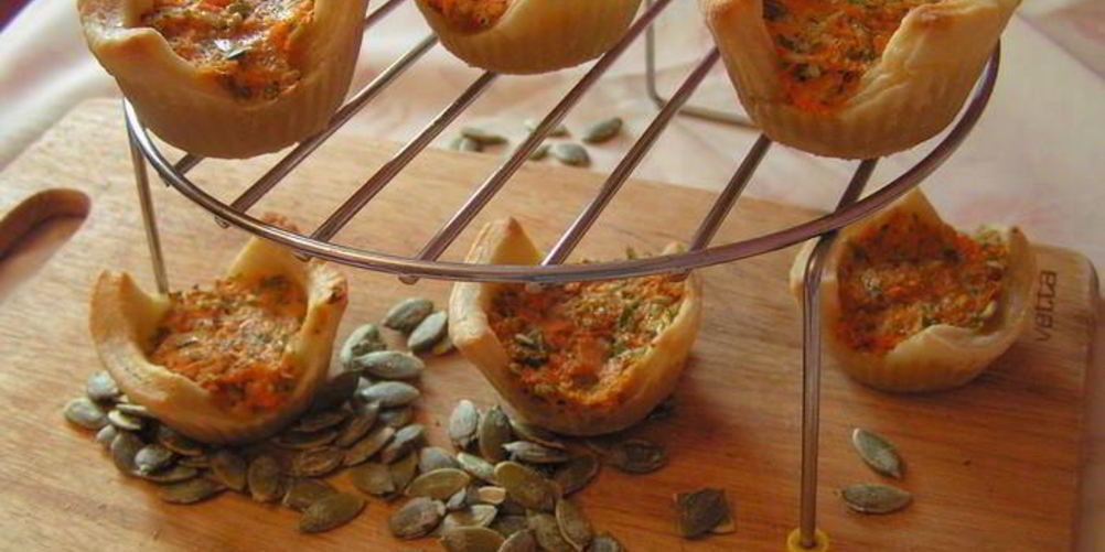 Рецепт корзиночек с морковным суфле, вешенками и тыквенными семечками