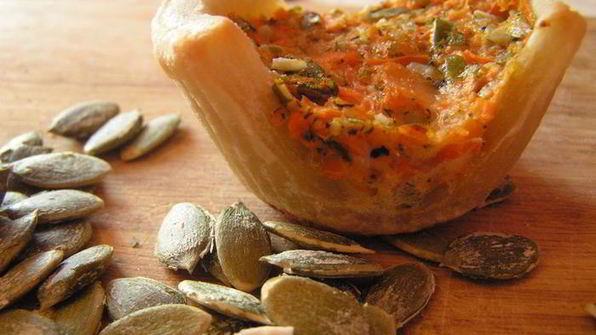 корзиночки с морковным суфле, вешенками и тыквенными семечками