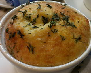 Суфле из козьего сыра с тимьяном