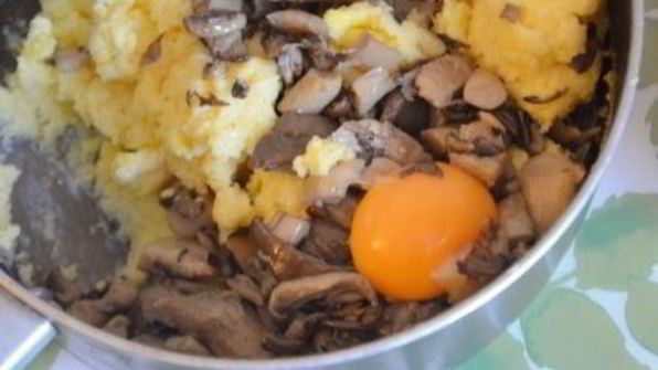 суфле из поленты с вешенками