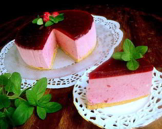 Торт-суфле с малиной