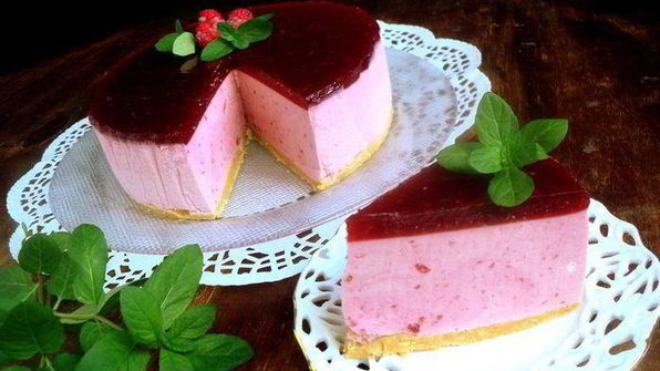 торт-суфле с малиной