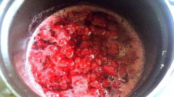 торт-суфле с малиной