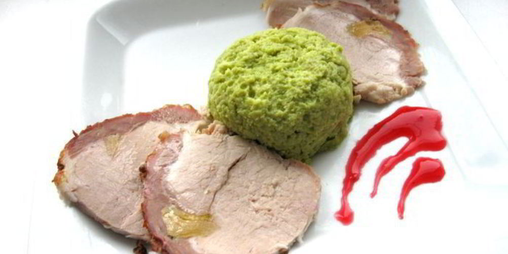 Рецепт запеченной свинины с суфле из зеленого горошка бабочки прилетели