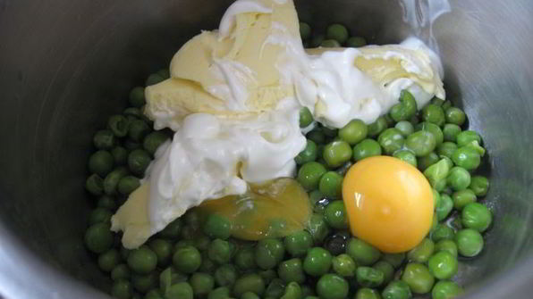 запеченная свинина с суфле из зеленого горошка бабочки прилетели