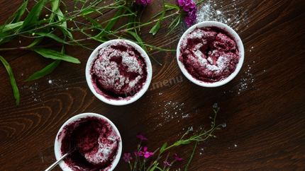 Запеченное суфле из жимолости