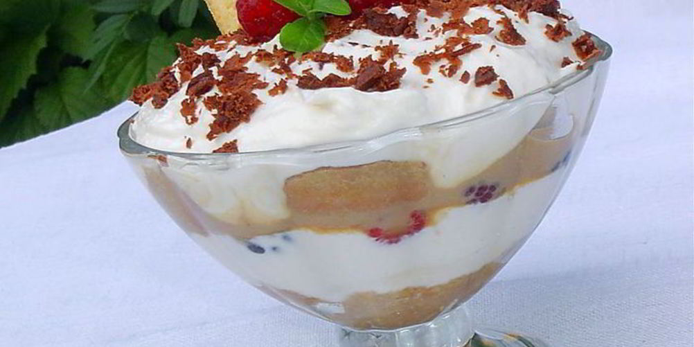 Рецепт десерта в стиле тирамису с малиной и ежевикой