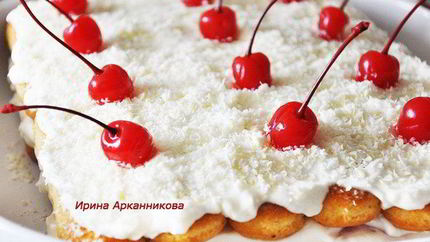 Итальянский десерт Тирамису с вишней