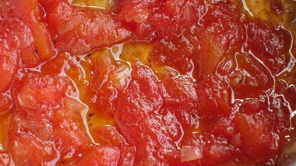 мини-тирамису с томатным чатни и бальзамическим сиропом