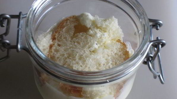 мини-тирамису с томатным чатни и бальзамическим сиропом