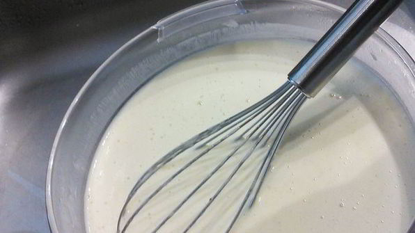 ванильно-клубничное мороженое тирамису