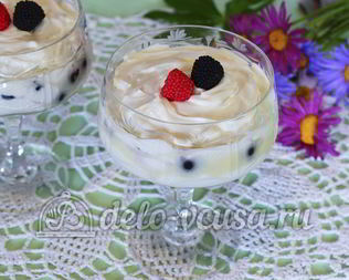 Творожный десерт с черной смородиной