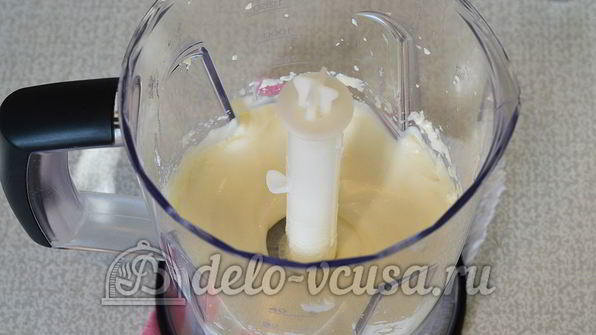 творожный десерт с черной смородиной