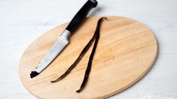 ванильная панна-котта с малиновым соусом