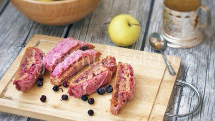 Яблочная пастила с черной смородиной