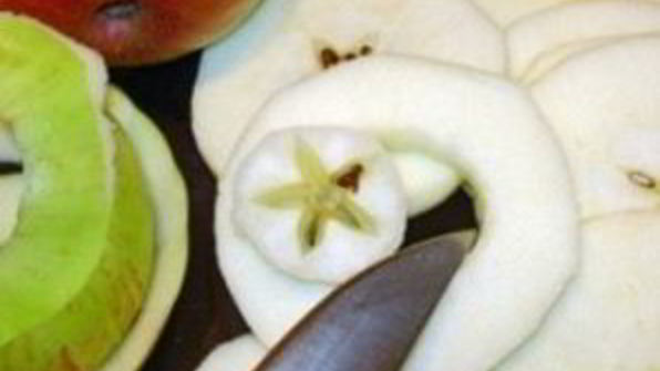 яблоки, запеченные с черствым хлебом