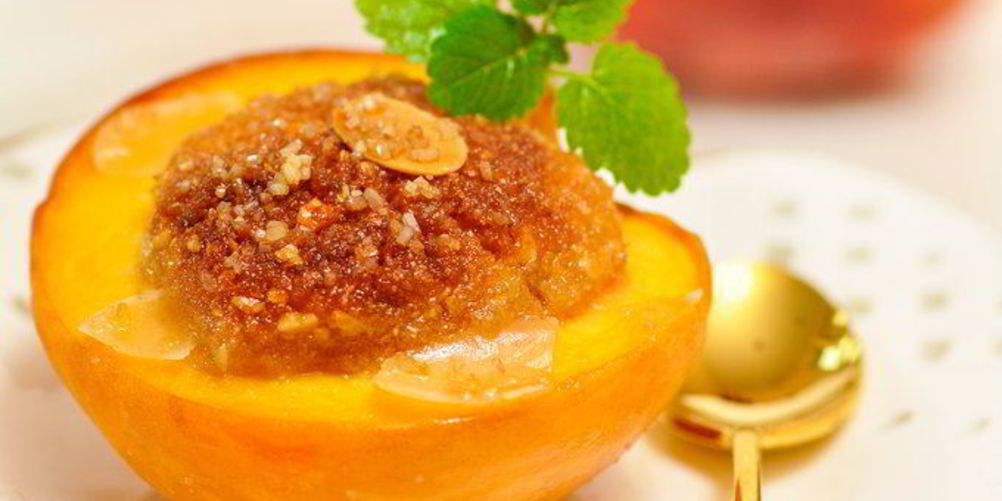 Рецепт запеченных персиков, фаршированных миндалем