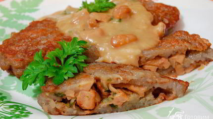 Драники с грибами и грибным соусом