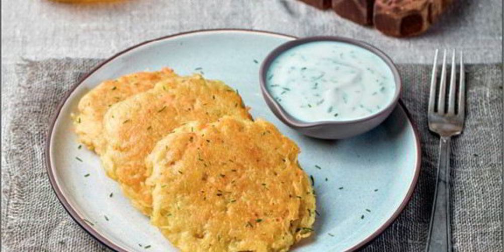 Рецепт драников с начинкой из лосося