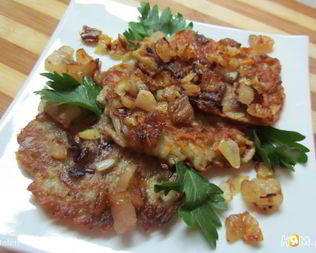 Драники со шкварками