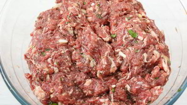 фрикадельки из баранины с маслятами в сметанно-соевом соусе