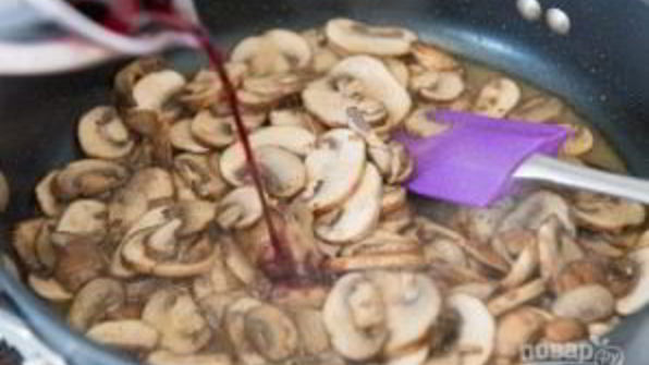 фрикадельки из индейки в грибном соусе