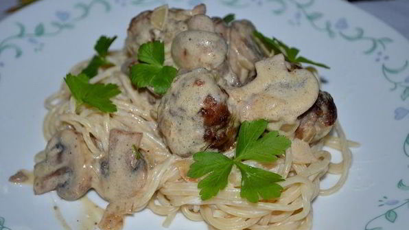 фрикадельки по-строгановски