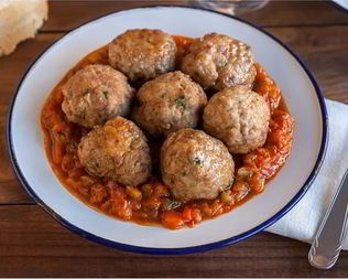 Фрикадельки с луком и перцем