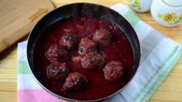 фрикадельки с вишневым соусом