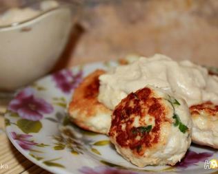 Фрикадельки со сливочным сыром в белом соусе