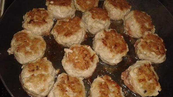 фрикадельки тушеные с баклажанами