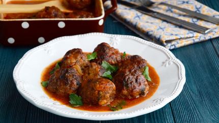 Фрикадельки в духовке с подливкой