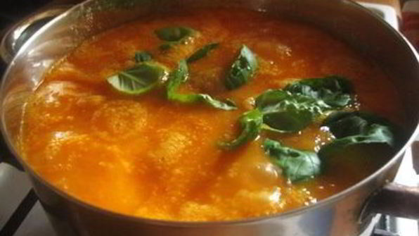 фрикадельки в овощном соусе