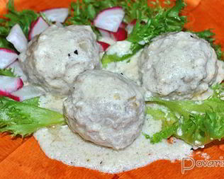 Фрикадельки в сливочно-сырном соусе