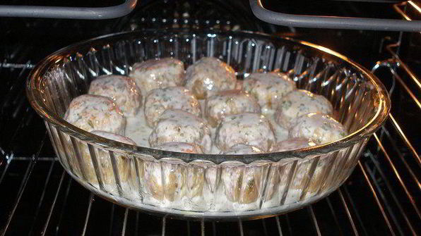 индюшачьи фрикадельки с лимоном в йогуртовом соусе