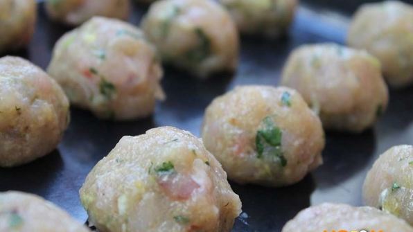 куриные фрикадельки в духовке с соусом