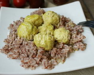 Куриные фрикадельки в соусе из кокосового молока