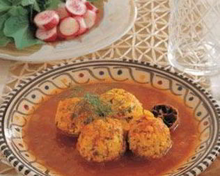 Куриные фрикадельки в томатном соусе с шафраном