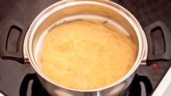 макароны с фрикадельками