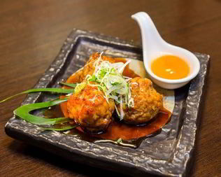 Острые куриные фрикадельки по-тайски