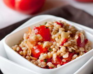 Гарнир из перловки с овощами