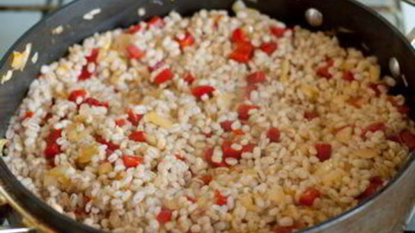 гарнир из перловки с овощами