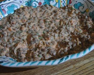 Чечевица в сливочно-томатном соусе