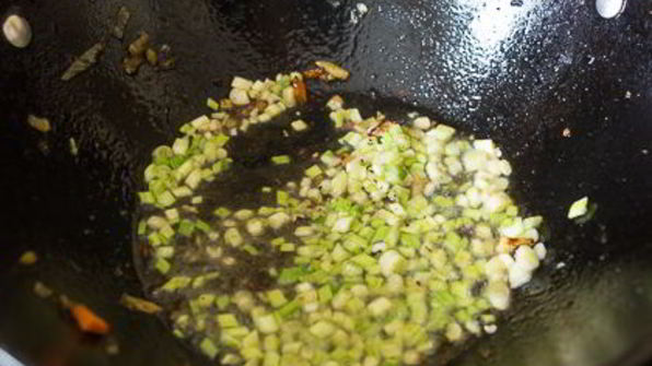 кантонский жареный рис с курицей