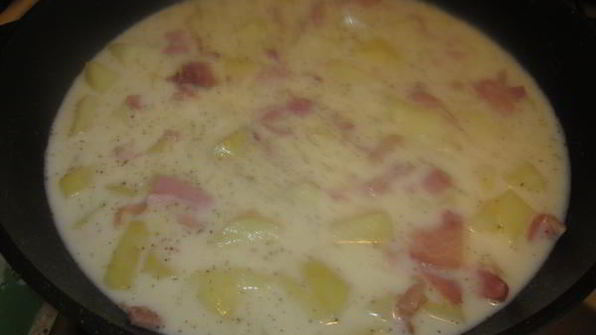 картофель с беконом в сливочном соусе